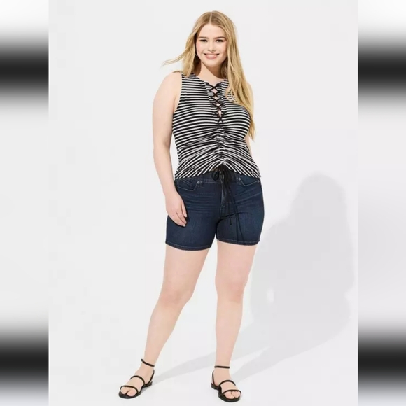 Torrid Fitted Super Soft Rib Lace Up Ruched Tie Front Crop Tank - 2 - Picture 2 of 7